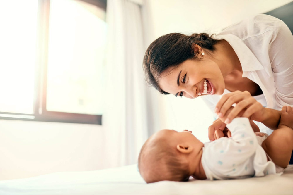 trabalho e maternidade - mãe e bebê